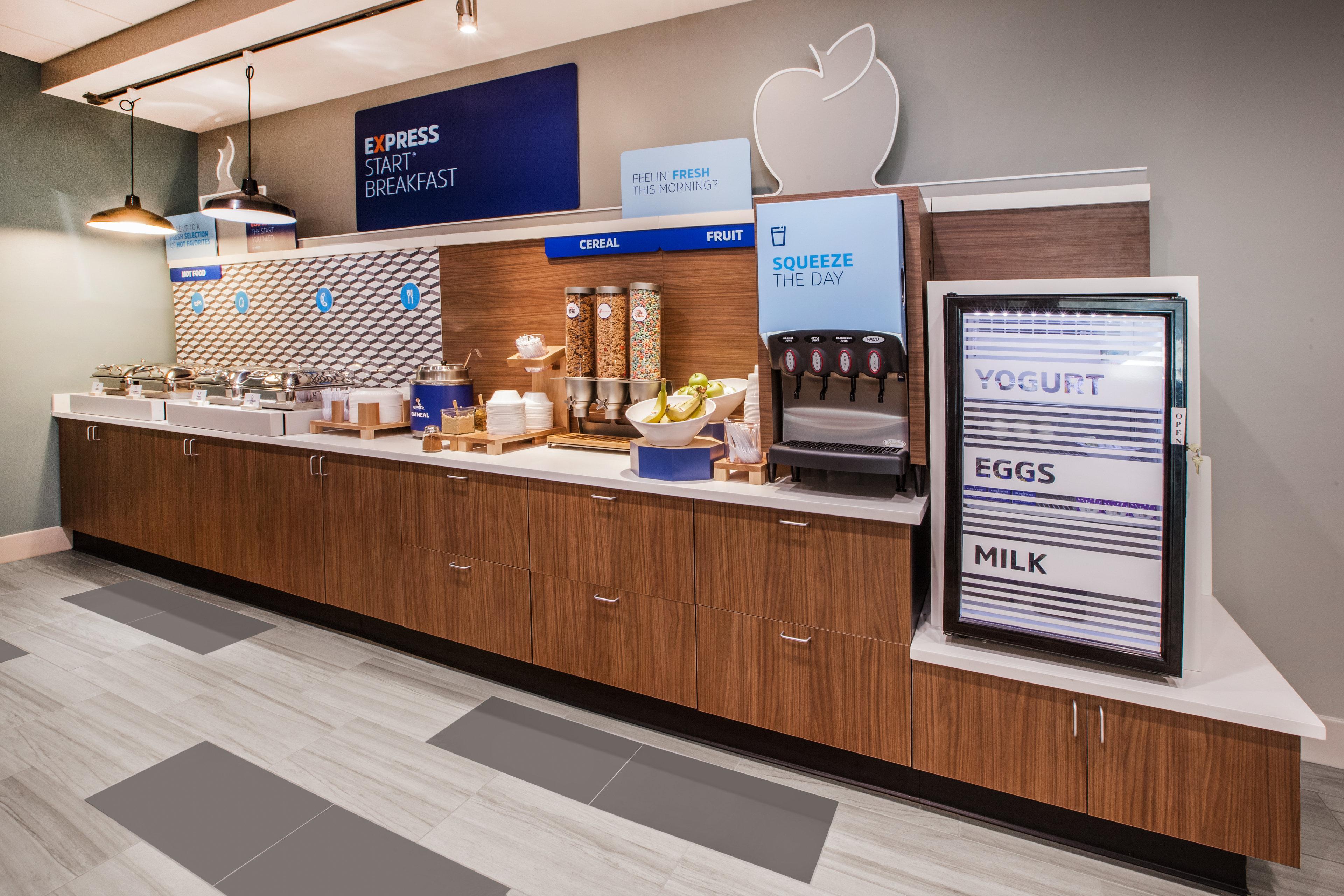 Holiday Inn Express & Suites - Detroit North - Roseville By Ihg מראה חיצוני תמונה