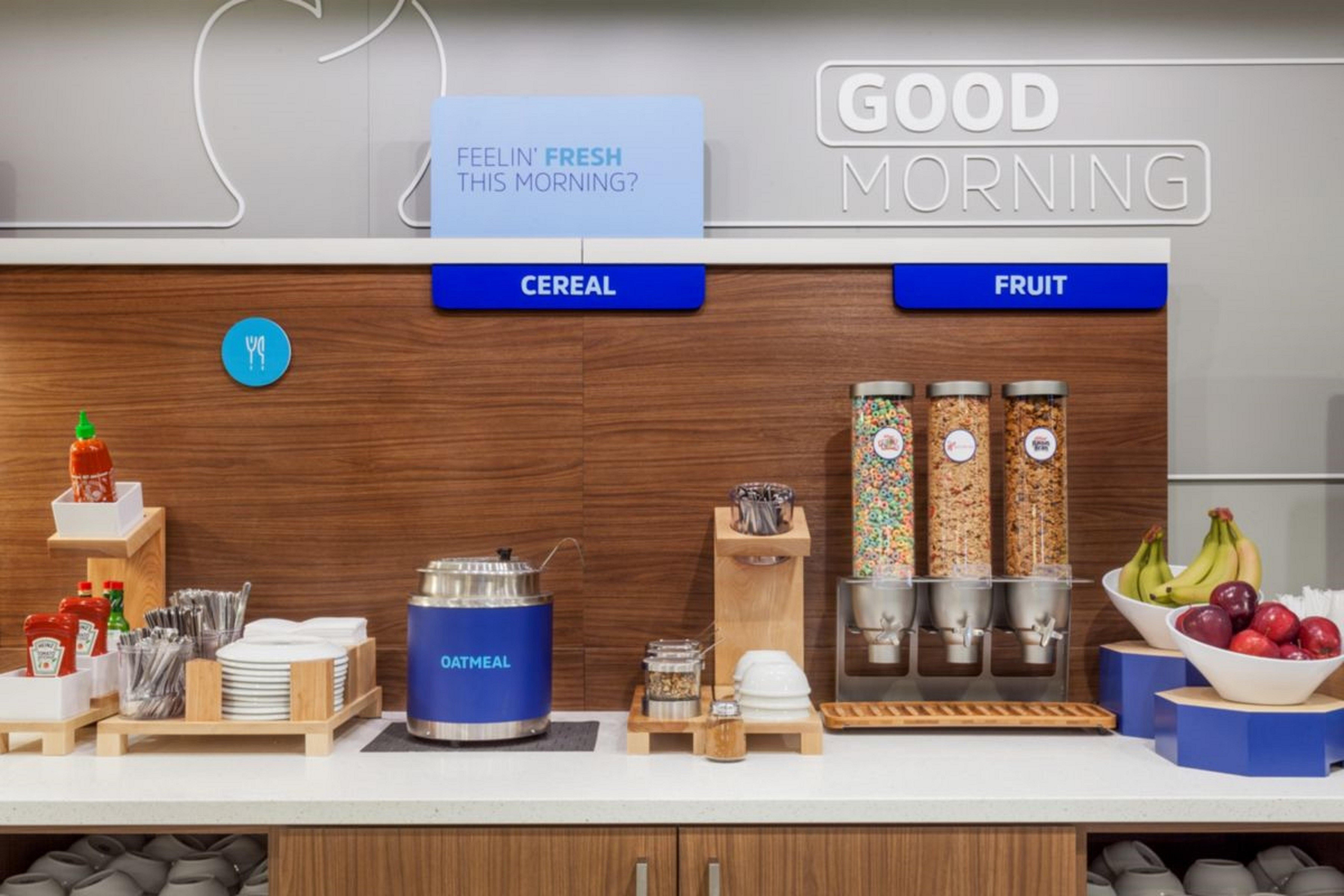 Holiday Inn Express & Suites - Detroit North - Roseville By Ihg מראה חיצוני תמונה