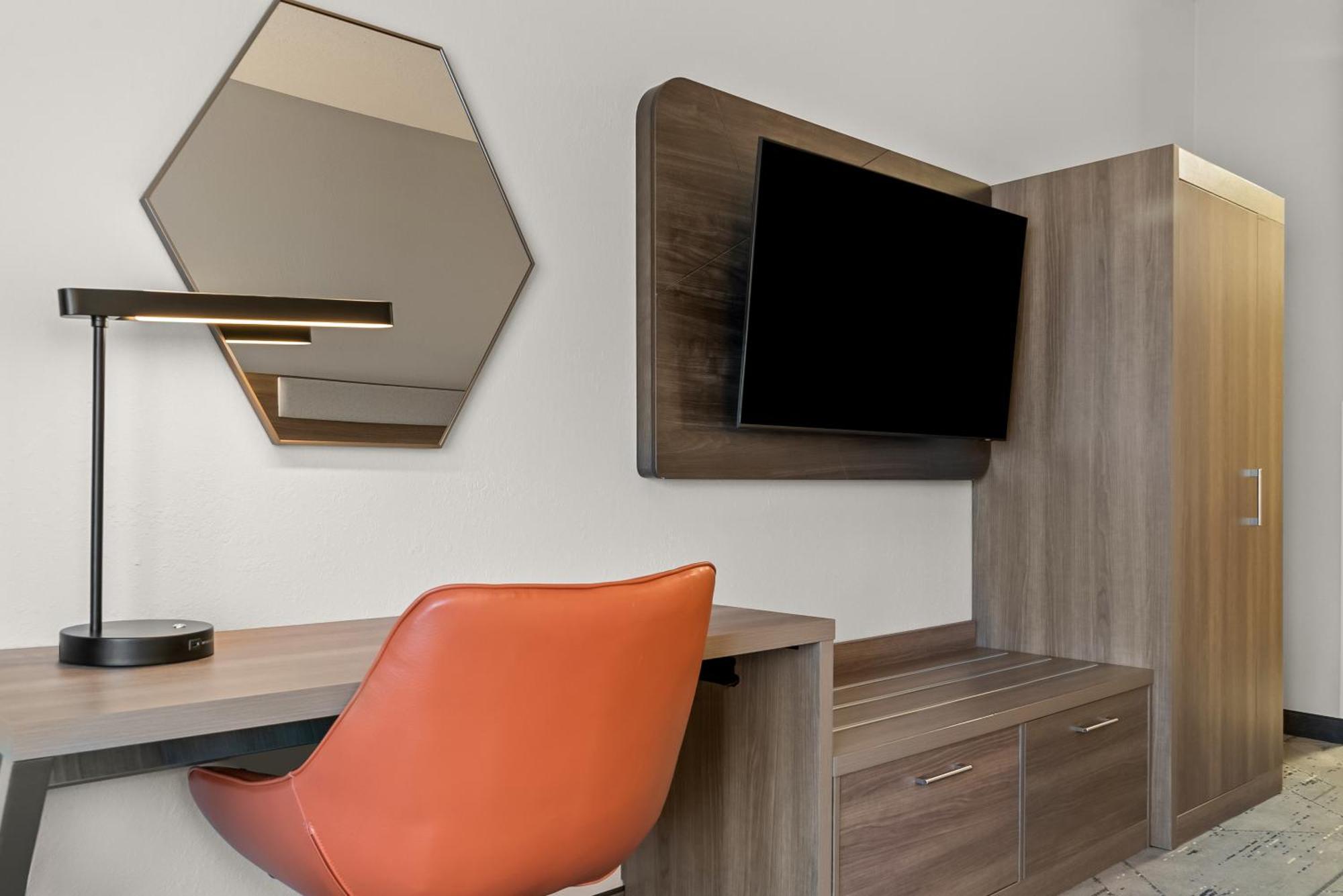 Holiday Inn Express & Suites - Detroit North - Roseville By Ihg מראה חיצוני תמונה