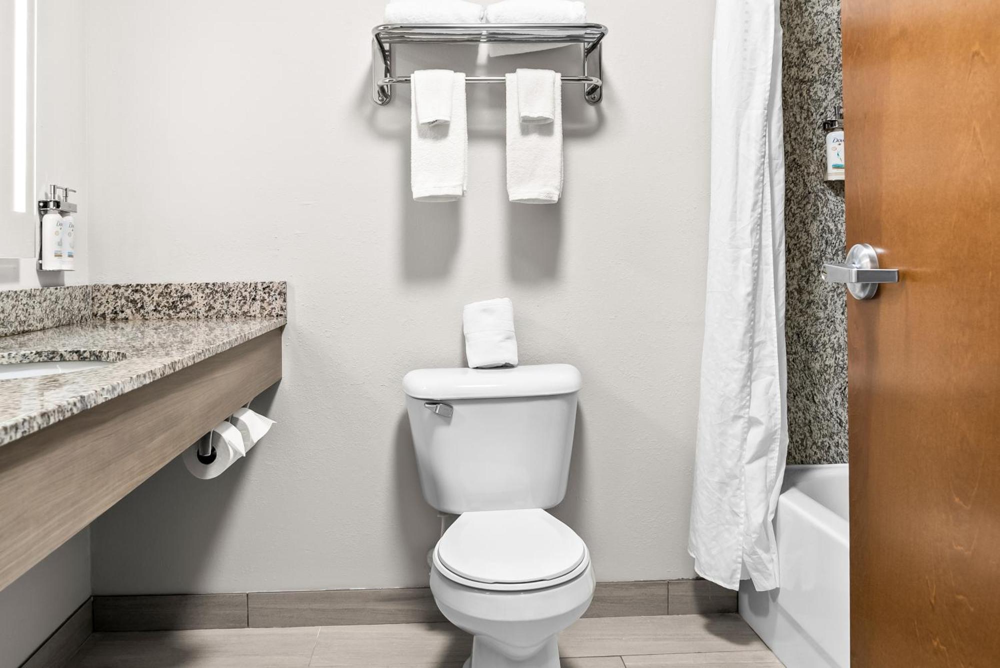 Holiday Inn Express & Suites - Detroit North - Roseville By Ihg מראה חיצוני תמונה