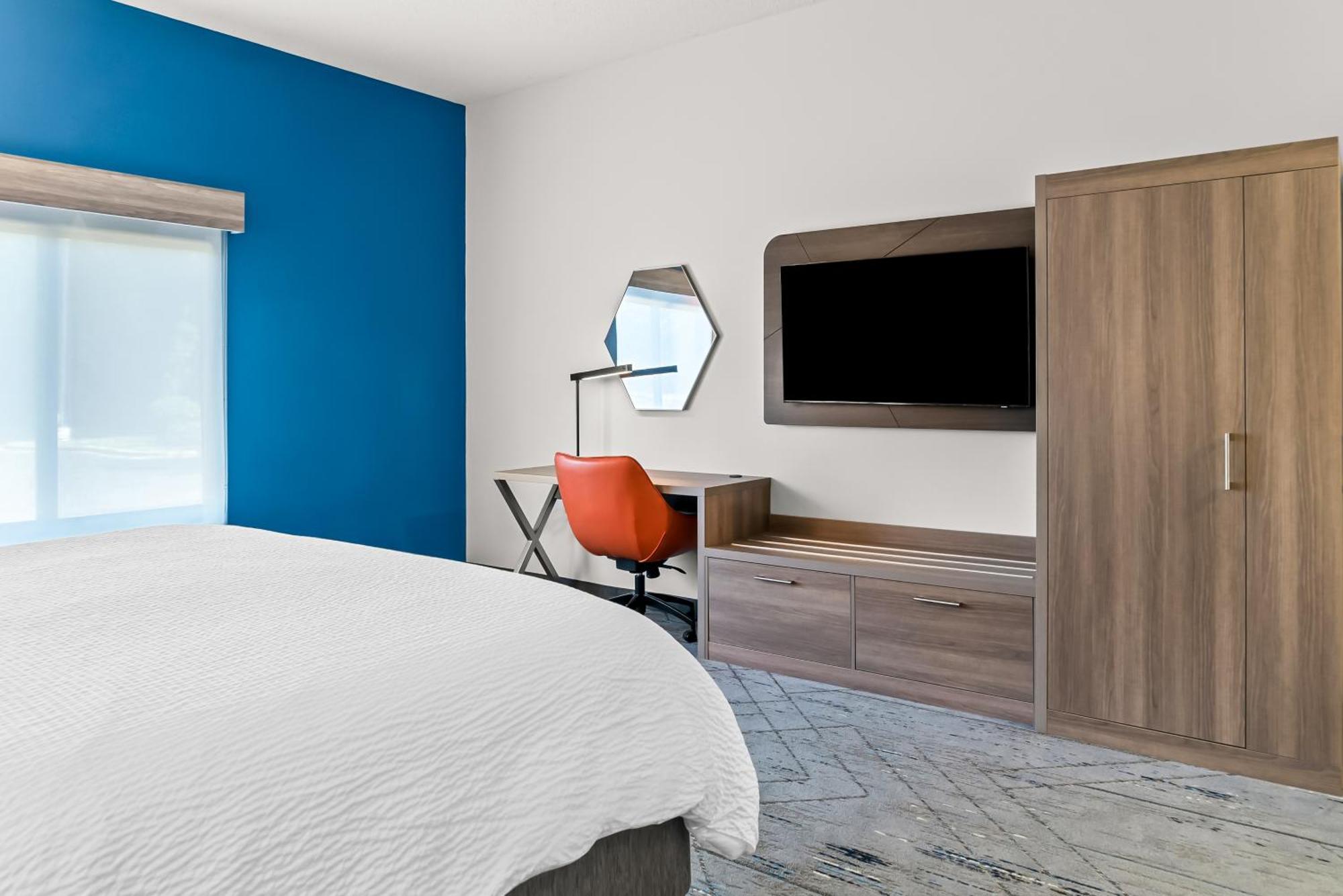 Holiday Inn Express & Suites - Detroit North - Roseville By Ihg מראה חיצוני תמונה