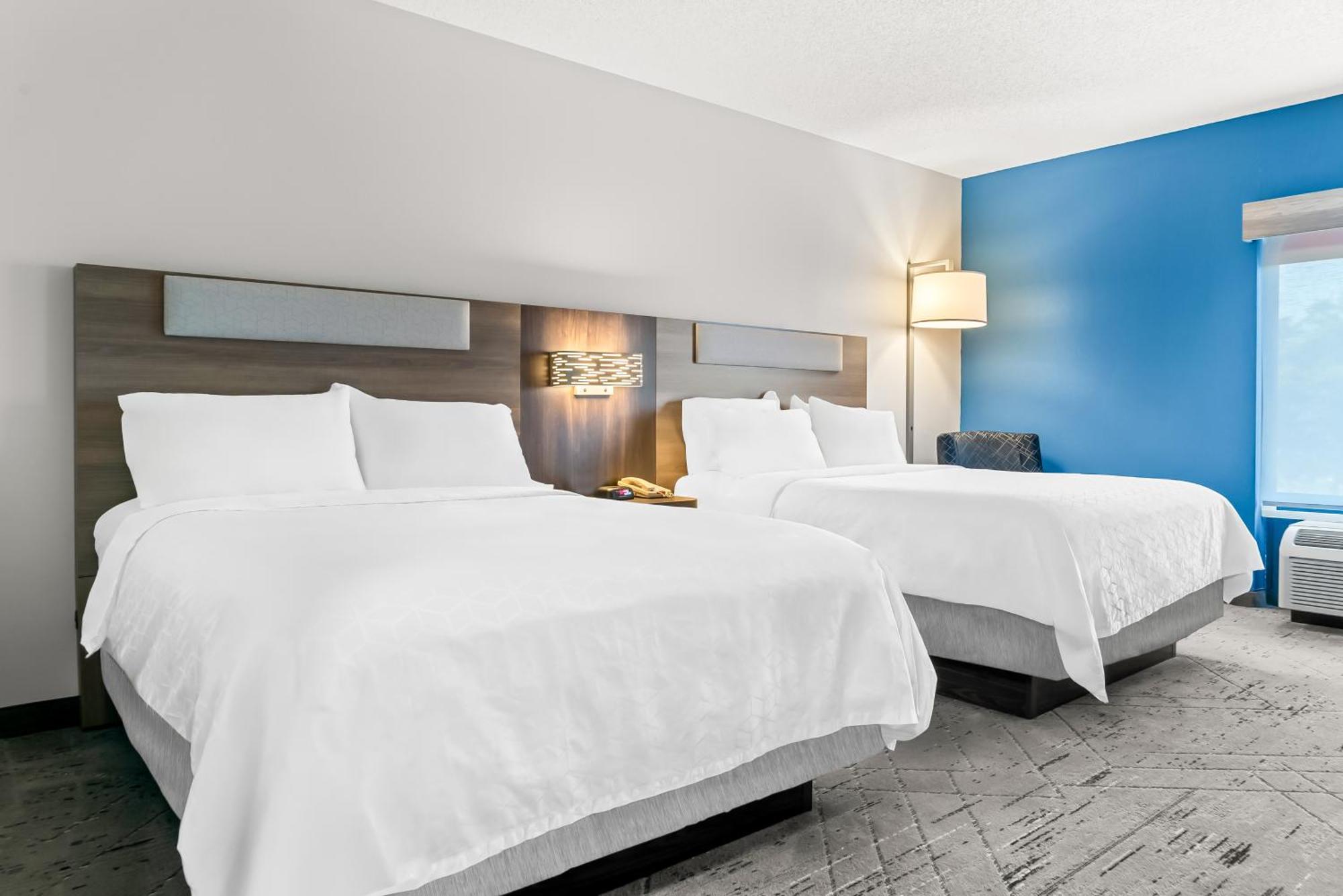 Holiday Inn Express & Suites - Detroit North - Roseville By Ihg מראה חיצוני תמונה