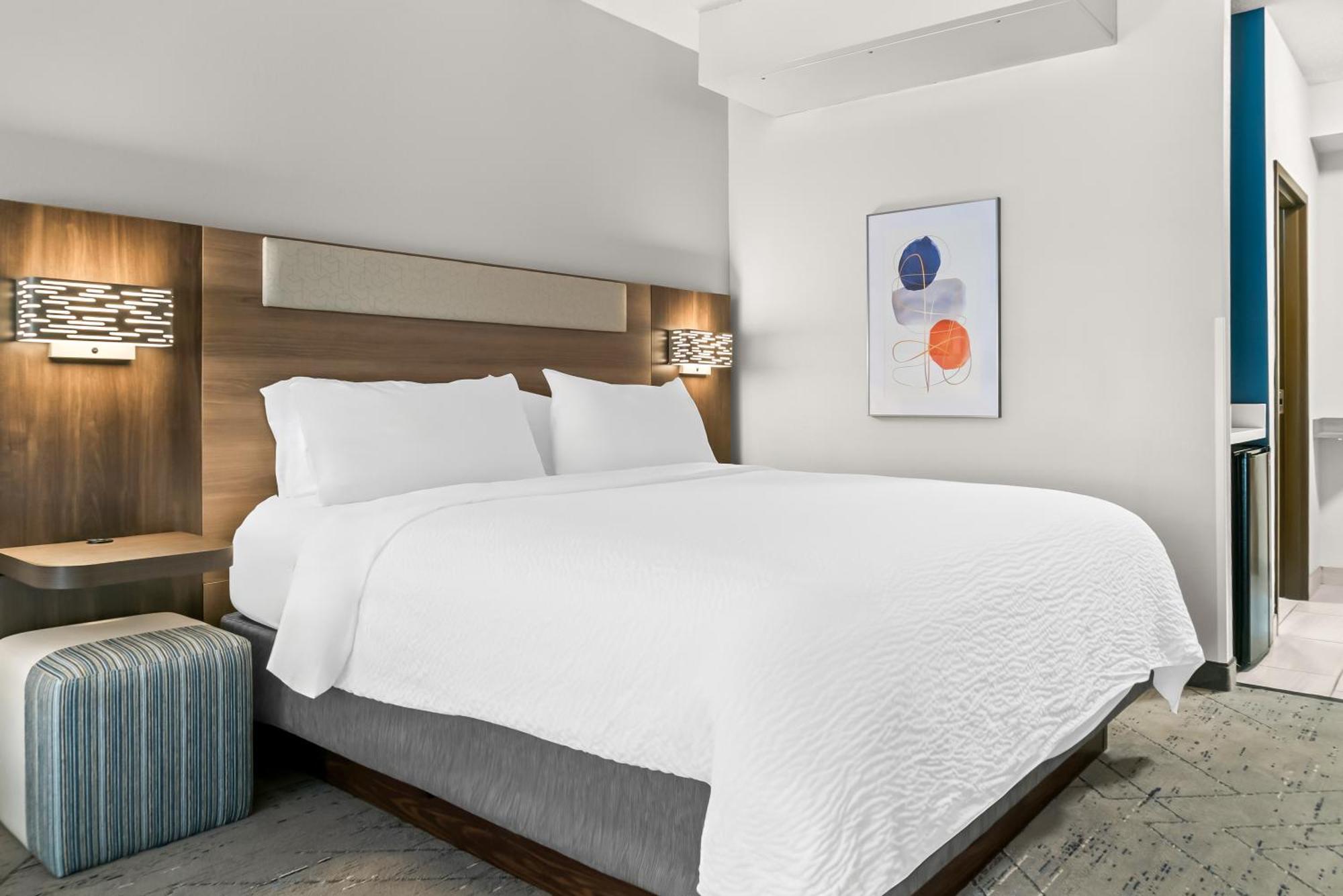 Holiday Inn Express & Suites - Detroit North - Roseville By Ihg מראה חיצוני תמונה